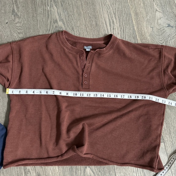 Aerie cropped crewneck Henley - Picture 5 of 9